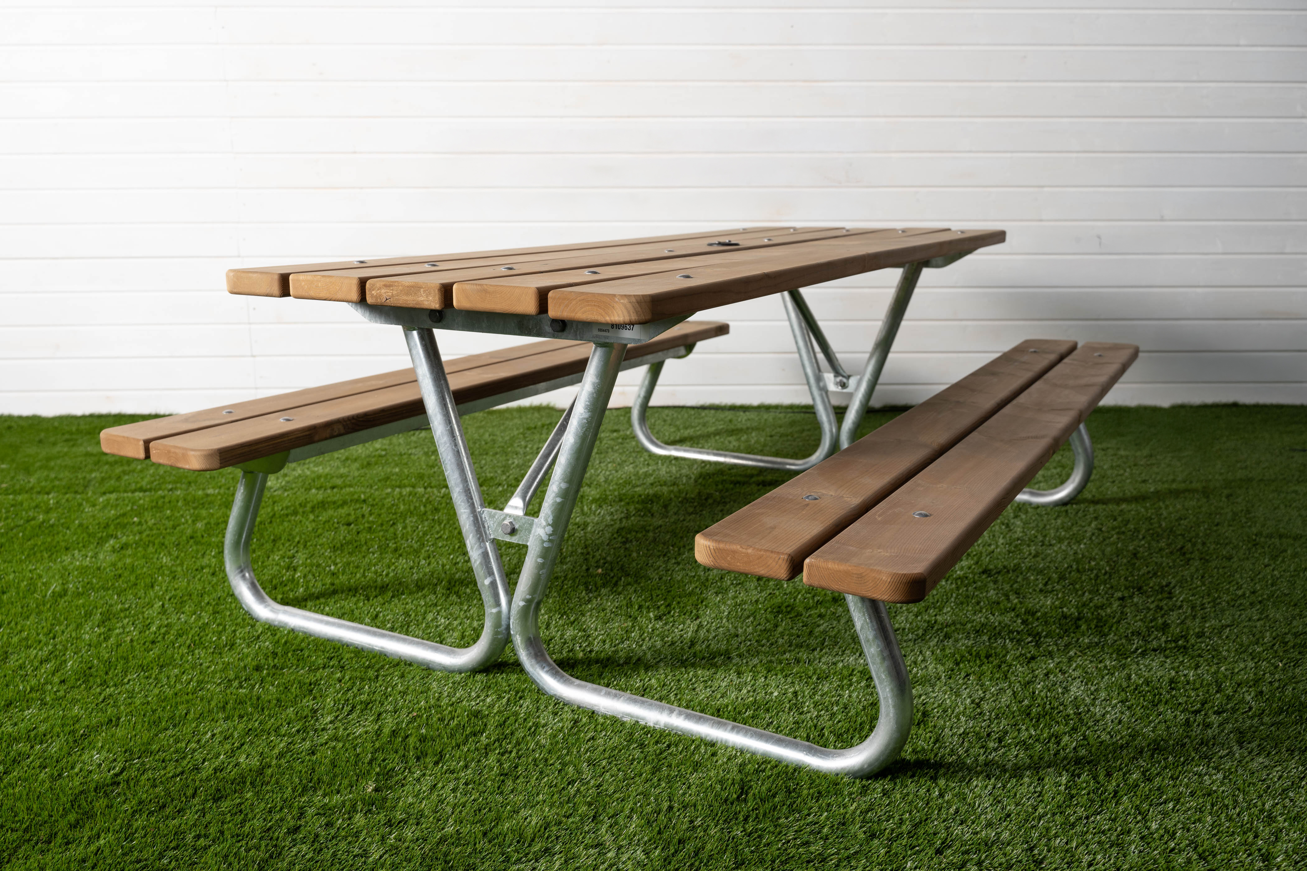 Picnic Table Hallon